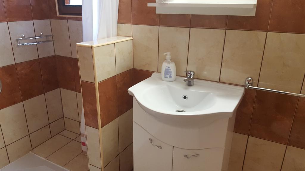 Keri Apartman Mosonmagyaróvár Exterior foto