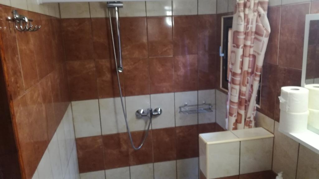 Keri Apartman Mosonmagyaróvár Exterior foto